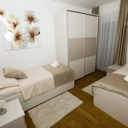 Lct Laura Apartment Omis