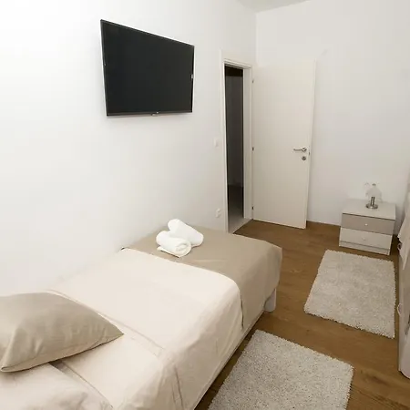 Apartment Lct Laura *