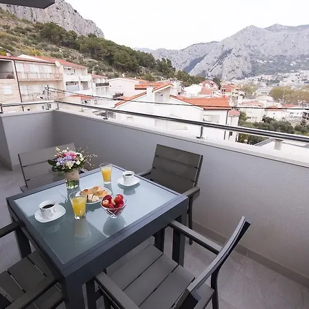 Lct Laura Apartment *
